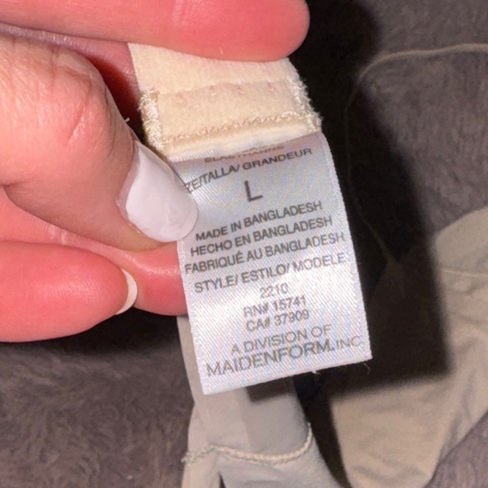 Maidenform Nude Bra beginner seamless fabric, adjustable Straps size child Large - Picture 9 of 11